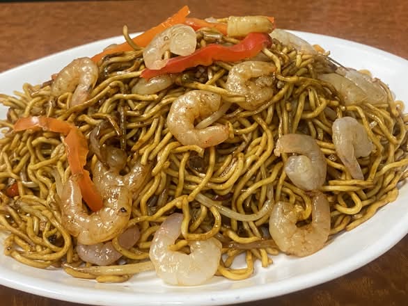 Lao Gan Ma  Spicy Shrimp Chow Main 老乾媽蝦炒麵